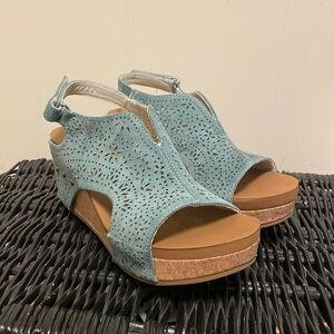 EUC wedge sandals